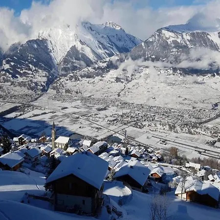 Cozy In With Ski-storage *